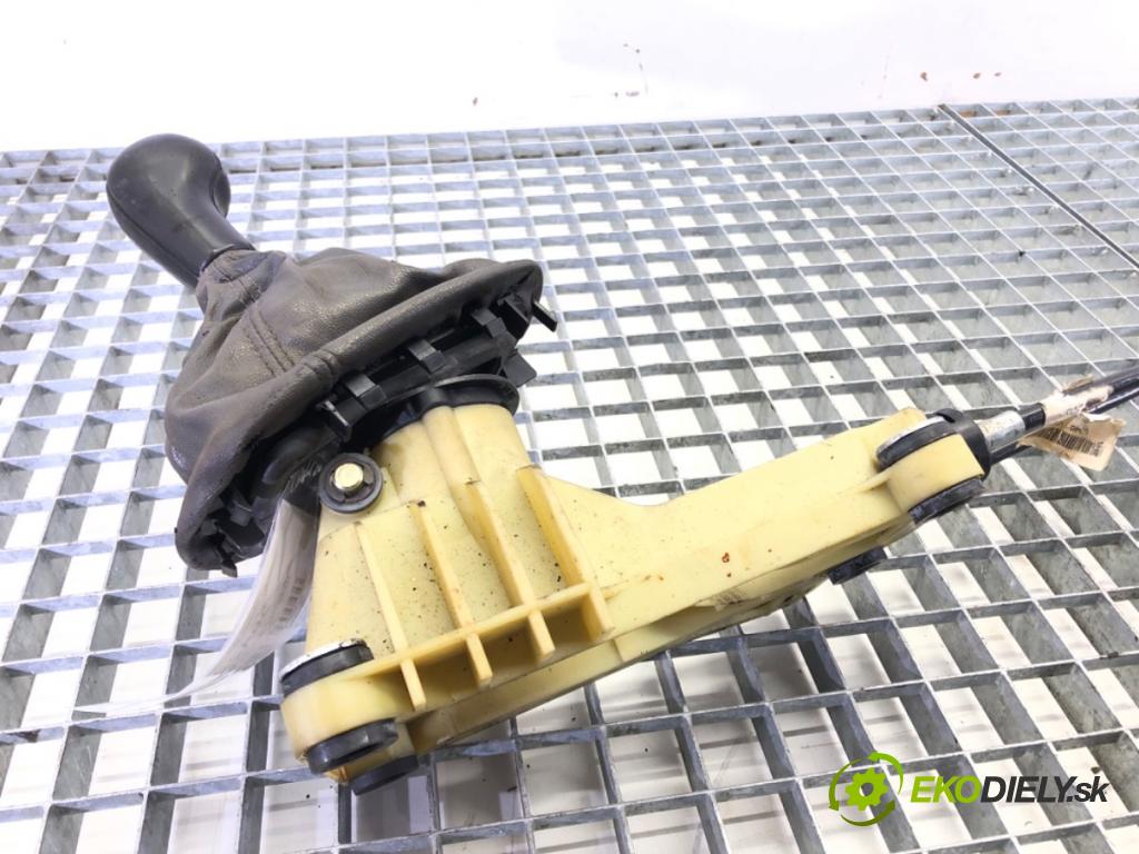 VOLVO S70 (874) 1996 - 2000    2.4 Turbo 142 kW [193 KM] benzyna 1997 - 2000  Kulisa  (Rýchlostné páky / kulisy)