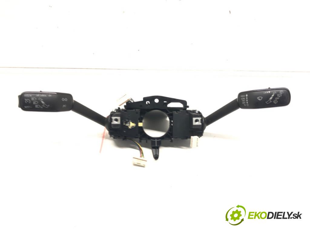 SKODA OCTAVIA III Kombi 2016 110 kW 2.0 TDI 1968 přepínač kombinovaný 5Q0953507GD (Páčky pod volantem)