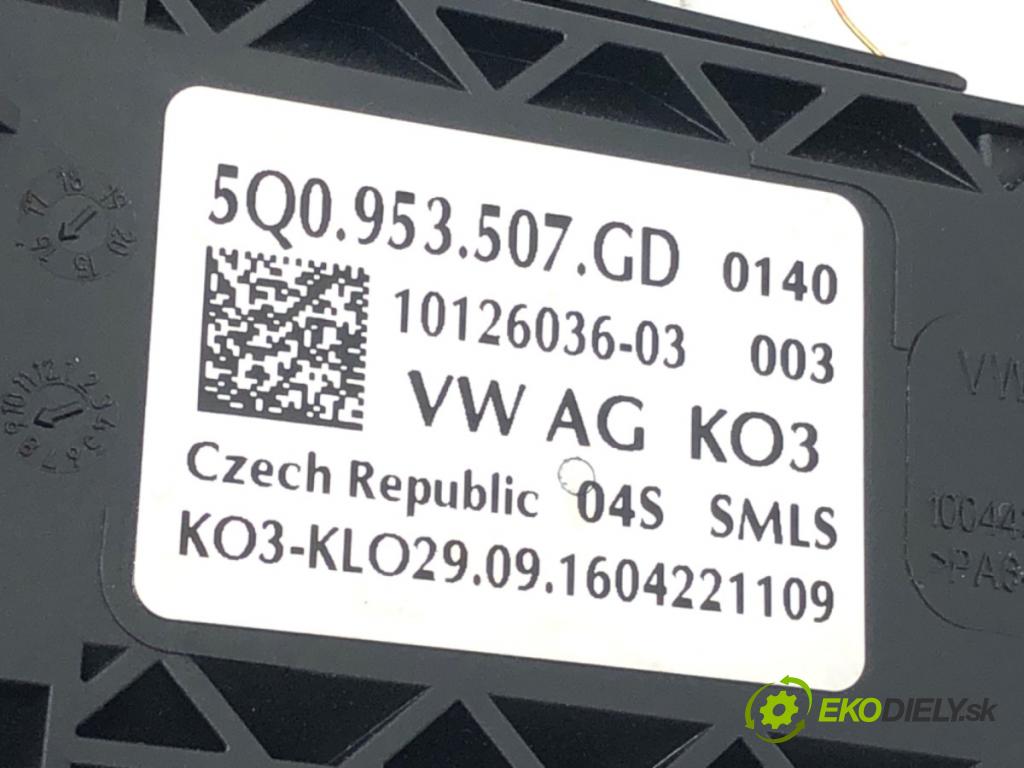 SKODA OCTAVIA III Kombi 2016 110 kW 2.0 TDI 1968 přepínač kombinovaný 5Q0953507GD (Páčky pod volantem)