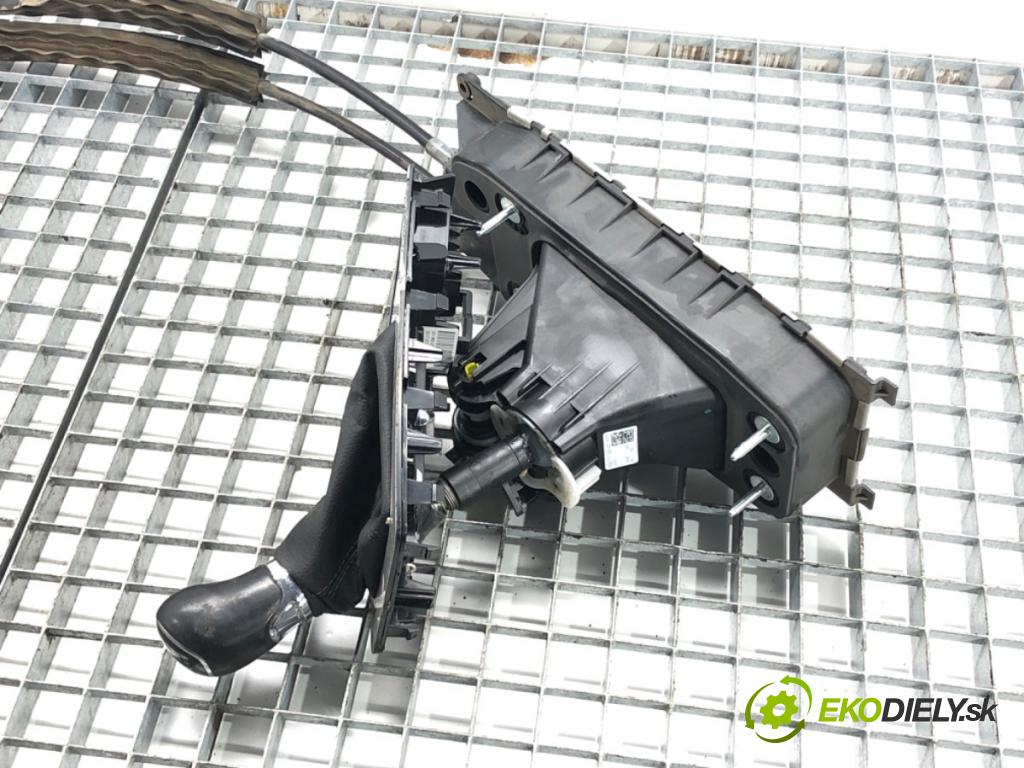 SKODA OCTAVIA III Combi (5E5, 5E6) 2012 - 2022    2.0 TDI 110 kW [150 KM] olej napędowy 2012 - 2022  Kulisa 5Q0711049AQ (Rýchlostné páky / kulisy)