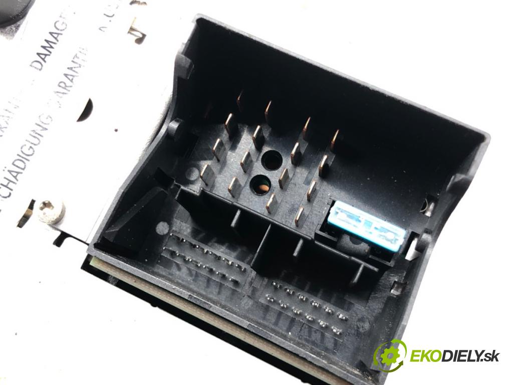 OPEL ZAFIRA B Nadwozie pełne/minivan (A05) 2005 - 2015    1.9 CDTI VAN (M75) 110 kW [150 KM] olej napędowy 2  RADIO 13188466 (Audio zariadenia)