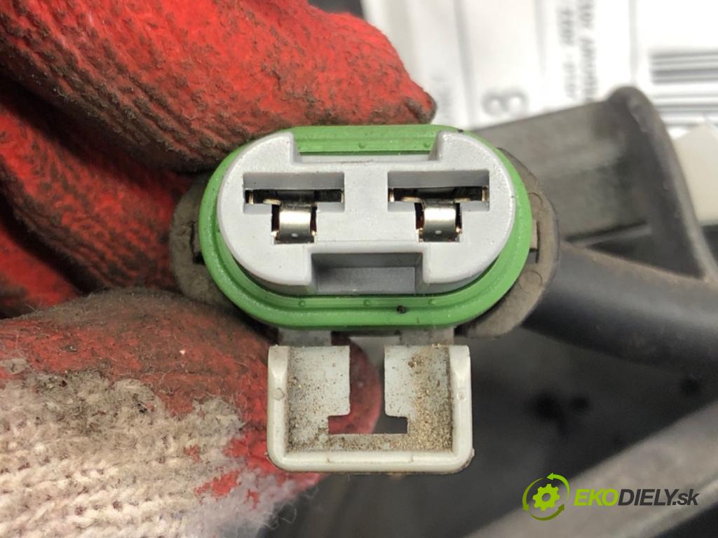 FORD FOCUS III Turnier 2010 - 2022    1.6 TDCi ECOnetic 77 kW [105 KM] olej napędowy 201  Ventilátor chladiča 8240648 (Ventilátory)