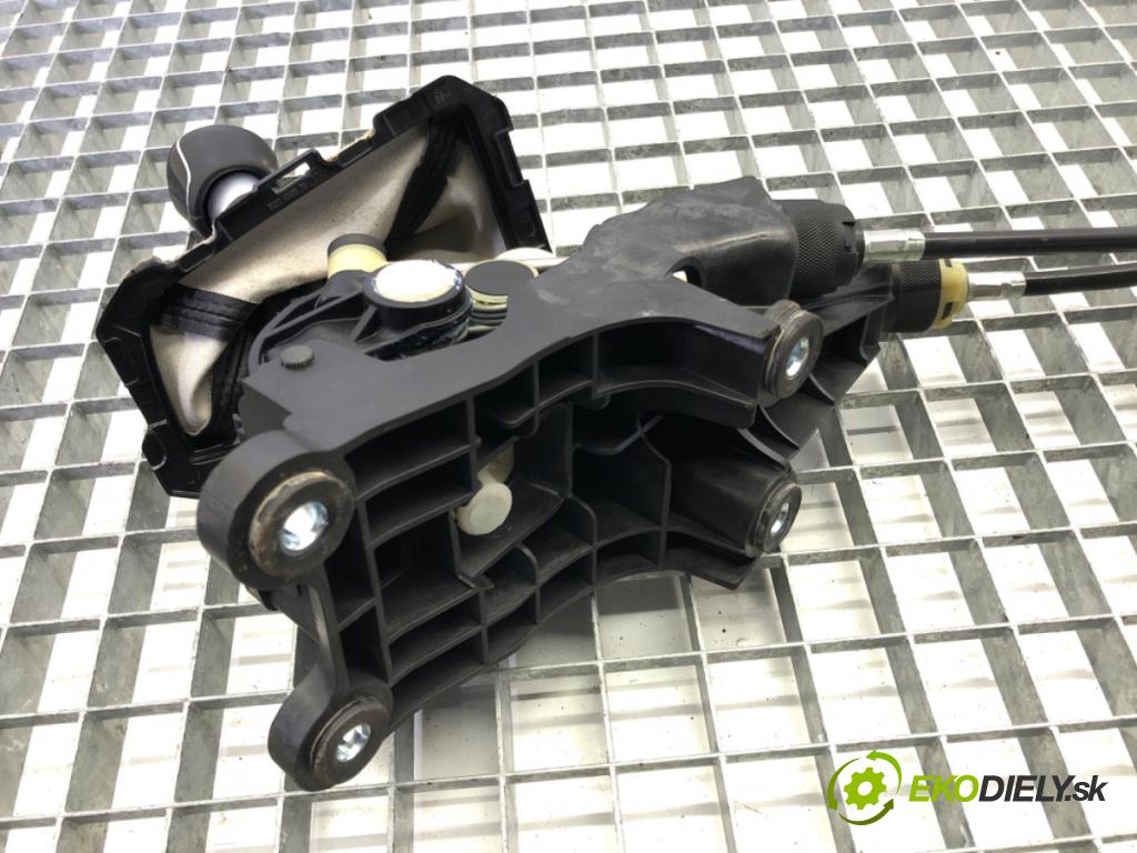 FORD FOCUS III Turnier 2010 - 2022    1.6 TDCi ECOnetic 77 kW [105 KM] olej napędowy 201  Kulisa  (Rýchlostné páky / kulisy)