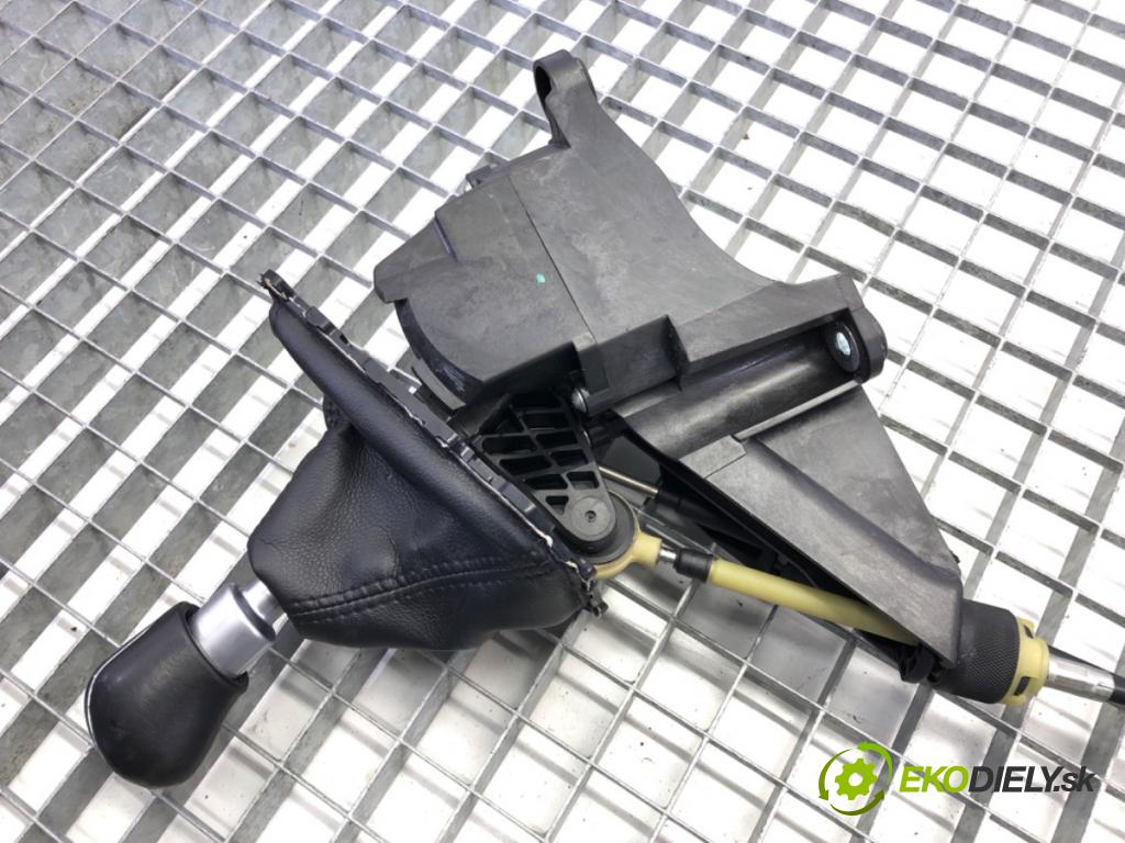 FORD FOCUS III Turnier 2010 - 2022    1.6 TDCi ECOnetic 77 kW [105 KM] olej napędowy 201  Kulisa  (Rýchlostné páky / kulisy)