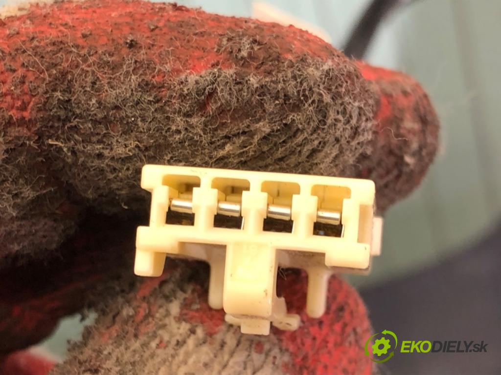 CITROEN C1 (PM_, PN_) 2005 - 2014    1.4 HDi 40 kW [54 KM] olej napędowy 2005 - 2014  zadní část kapota okno  (Zadní kapoty)