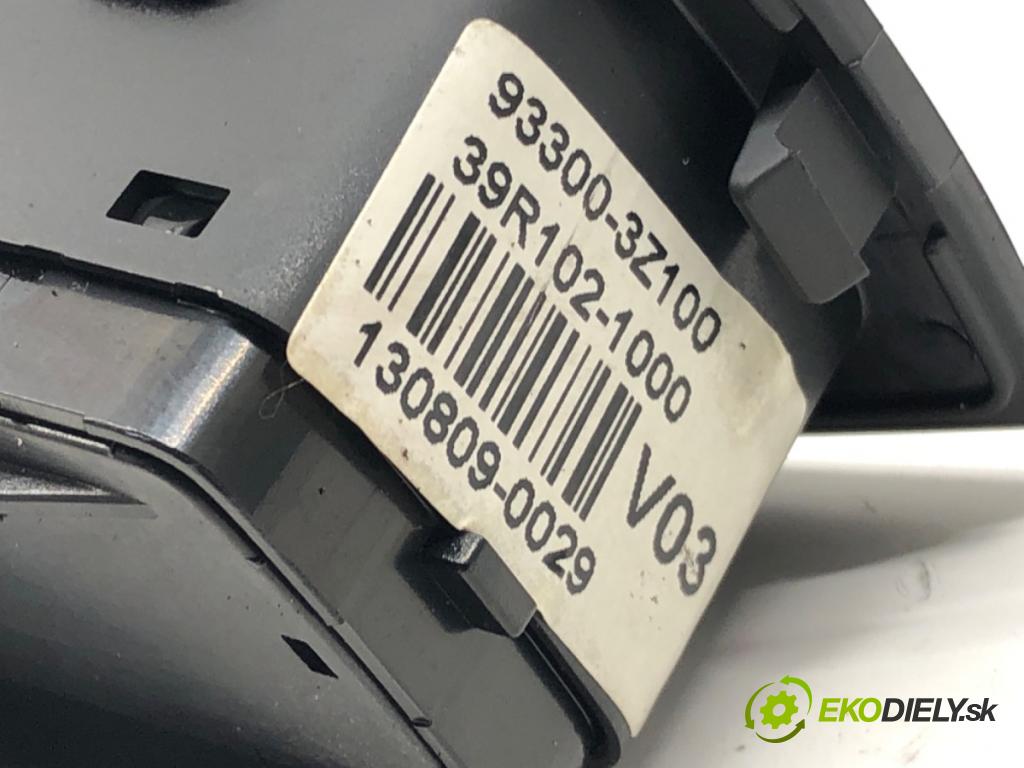 HYUNDAI i40 I (VF) 2012 - 2022    1.7 CRDi 100 kW [136 KM] olej napędowy 2012 - 2022  spínač světel 93300-3Z100