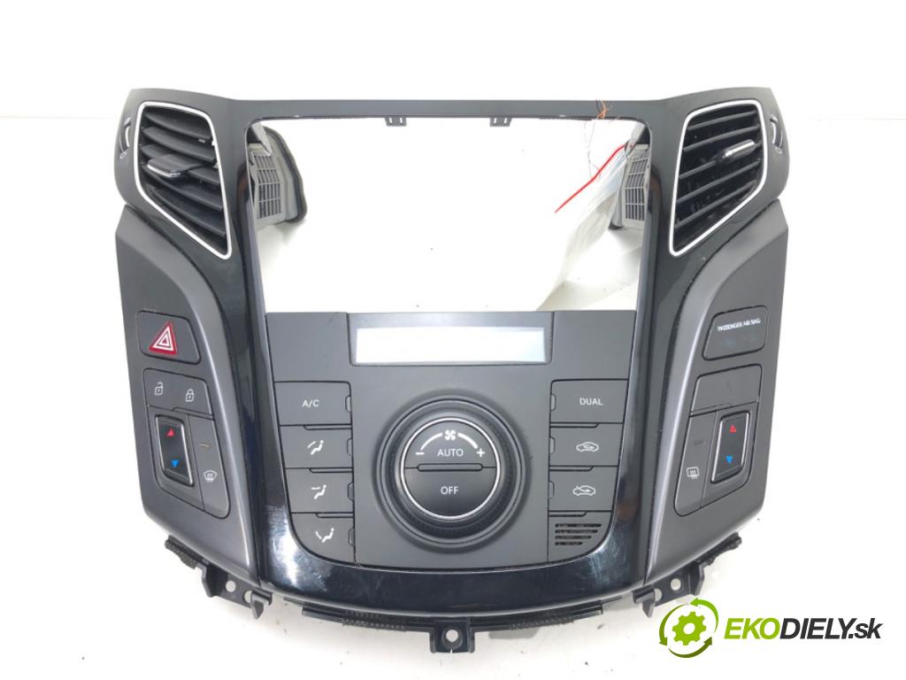 HYUNDAI i40 I (VF) 2012 - 2022    1.7 CRDi 100 kW [136 KM] olej napędowy 2012 - 2022  Panel ovládania kúrenia 97250-3ZDD0 (Prepínače, spínače, tlačidlá a ovládače kúrenia)