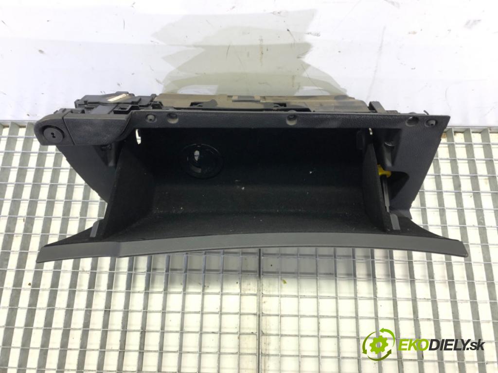 HYUNDAI i40 I (VF) 2012 - 2022    1.7 CRDi 100 kW [136 KM] olej napędowy 2012 - 2022  Priehradka, kastlík spolujazdca  (Priehradky, kastlíky)