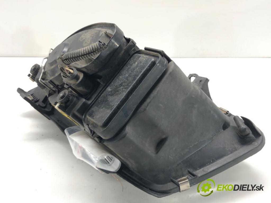 VW BORA I (1J2) 1998 - 2013    2.3 V5 110 kW [150 KM] benzyna 1998 - 2000  Svetlomet pravy predný
