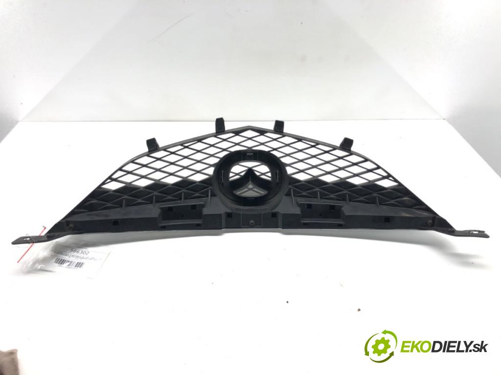 MAZDA 6 Hatchback (GG) 2002 - 2008    2.0 DI (GG14) 89 kW [121 KM] olej napędowy 2002 -   mřížka maska  (Mřížky (masky) chladičů)