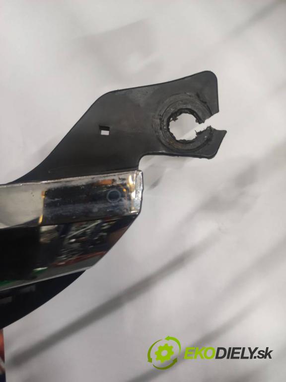 MAZDA 6 Hatchback (GG) 2002 - 2008    2.0 DI (GG14) 89 kW [121 KM] olej napędowy 2002 -   mřížka maska  (Mřížky (masky) chladičů)