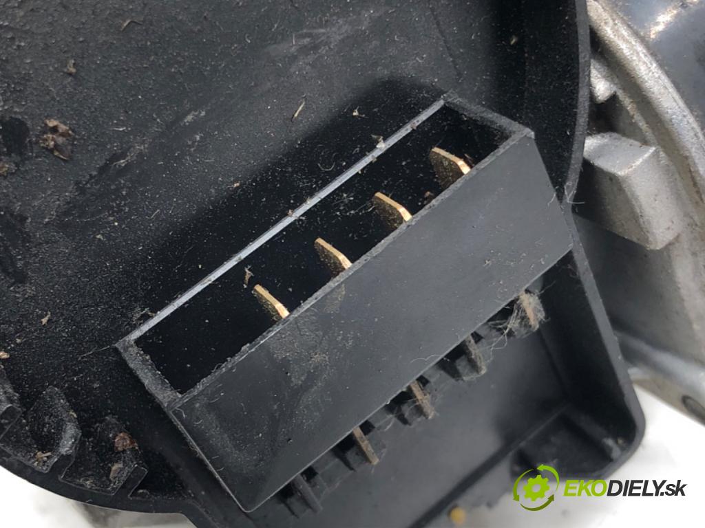 AUDI A6 C5 (4B2) 1997 - 2005    2.8 142 kW [193 KM] benzyna 1997 - 2005  Mechanizmus stieračov predný  (Motorčeky stieračov predné)