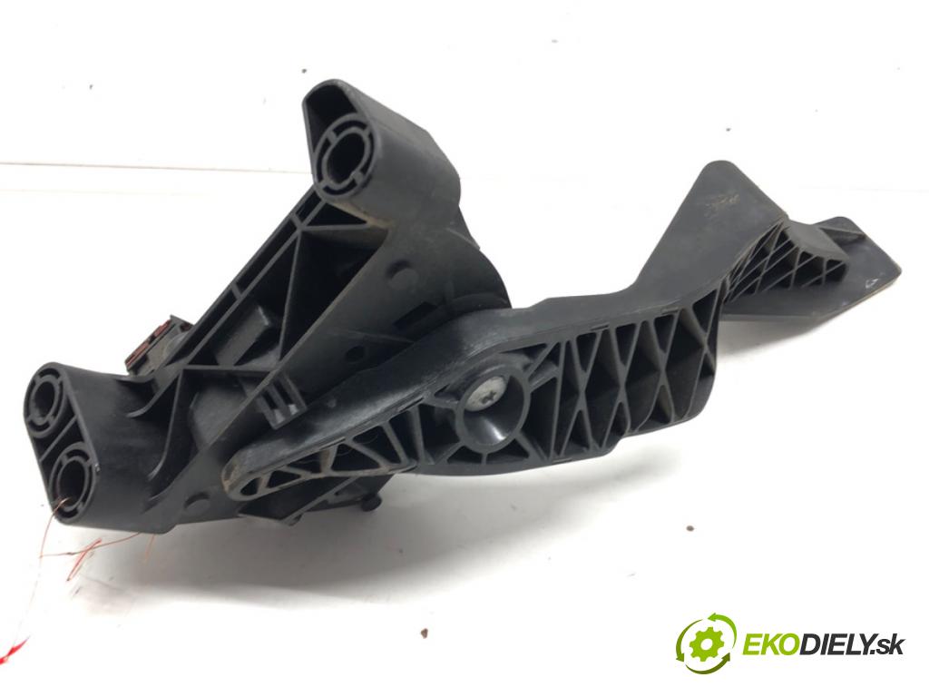 OPEL ZAFIRA / ZAFIRA FAMILY B (A05) 2005 - 2019    1.6 (M75) 77 kW [105 KM] benzyna 2005 - 2012  Potenciometer plynového pedálu 9202341BT (Pedále)