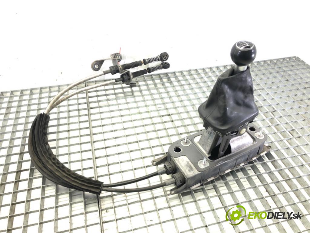 AUDI A3 (8P1) 2003 - 2013    1.6 75 kW [102 KM] benzyna 2003 - 2012  Kulisa 1K0711049AD (Rýchlostné páky / kulisy)