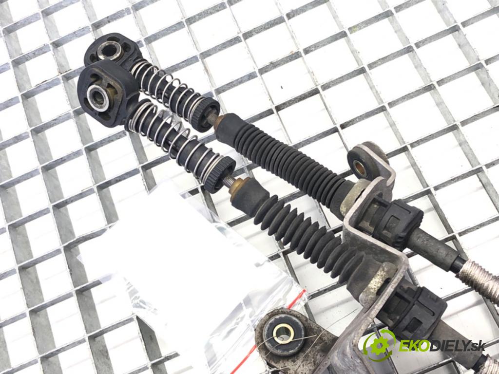 AUDI A3 (8P1) 2003 - 2013    1.6 75 kW [102 KM] benzyna 2003 - 2012  Kulisa 1K0711049AD (Rýchlostné páky / kulisy)