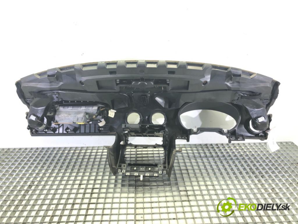 AUDI A3 (8P1) 2003 - 2013    1.6 75 kW [102 KM] benzyna 2003 - 2012  Palubná doska silentbloku pasy
