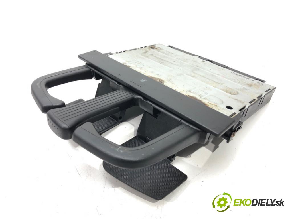 VW GOLF IV (1J1) 1997 - 2008    1.9 TDI 81 kW [110 KM] olej napędowy 1997 - 2004  Držiak na nápoje 1J0858601D (Úchyty, držiaky na nápoje)