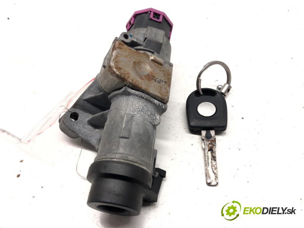 VW POLO (9N_, 9A_) 2001 - 2014    1.4 TDI 55 kW [75 KM] olej napędowy 2001 - 2005  spinačka 4B0905851N (Spínacie skrinky a kľúče)