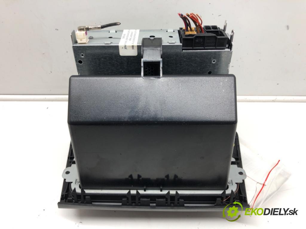 SKODA RAPID (NH3, NK3, NK6) 2012 - 2022    1.6 TDI 66 kW [90 KM] olej napędowy 2013 - 2015  RADIO 5J0035152C (Audio zariadenia)