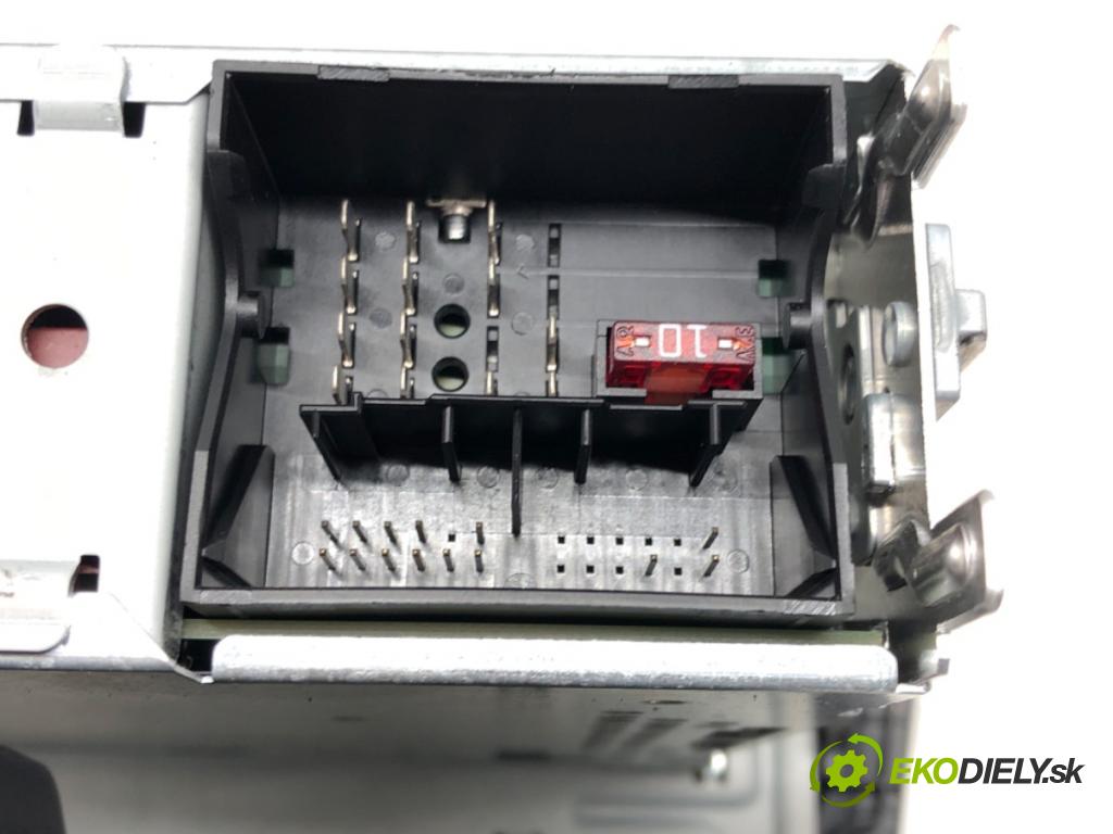 SKODA RAPID (NH3, NK3, NK6) 2012 - 2022    1.6 TDI 66 kW [90 KM] olej napędowy 2013 - 2015  RADIO 5J0035152C (Audio zariadenia)