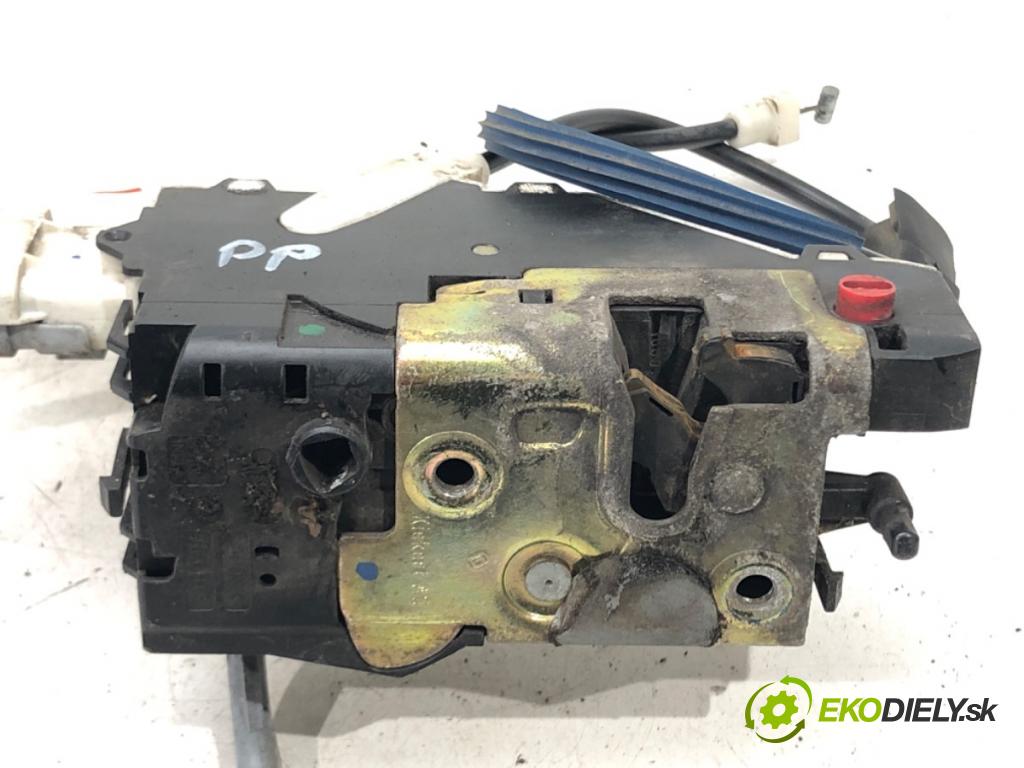 CITROEN C4 I (LC_) 2004 - 2014    1.6 HDi 66 kW [90 KM] olej napędowy 2004 - 2011  zámok dveře pravý přední část 9647175080