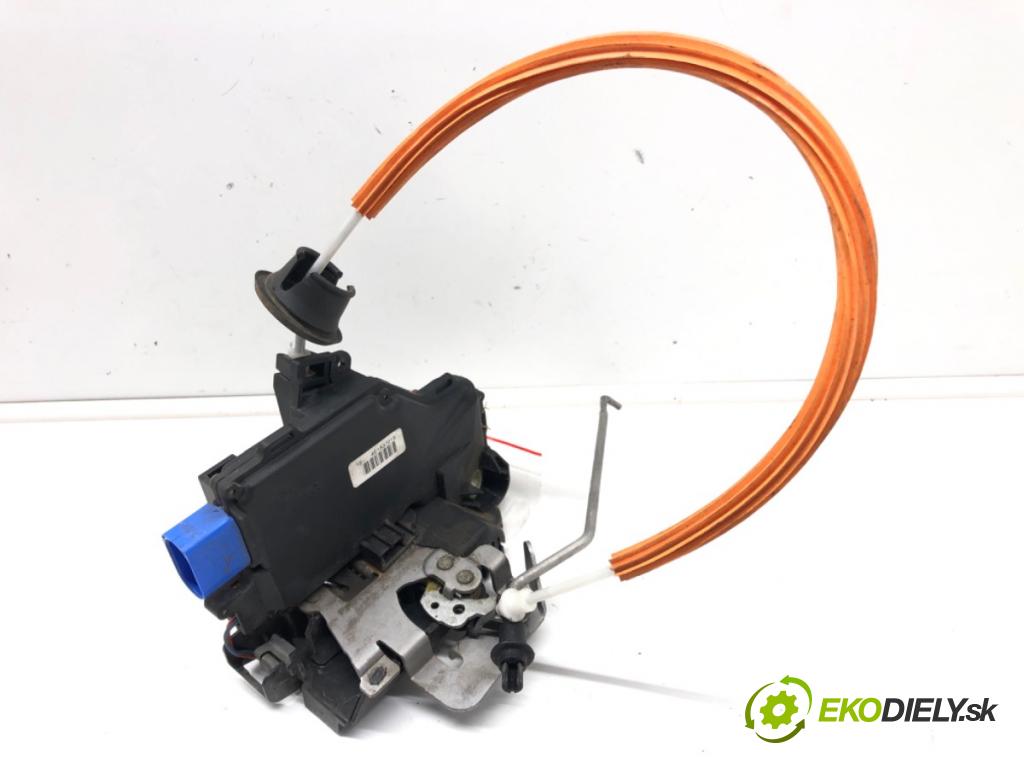 AUDI A3 (8P1) 2003 - 2013    2.0 TDI 16V 103 kW [140 KM] olej napędowy 2003 - 2  zámok dveře levý přední část 4E1837015