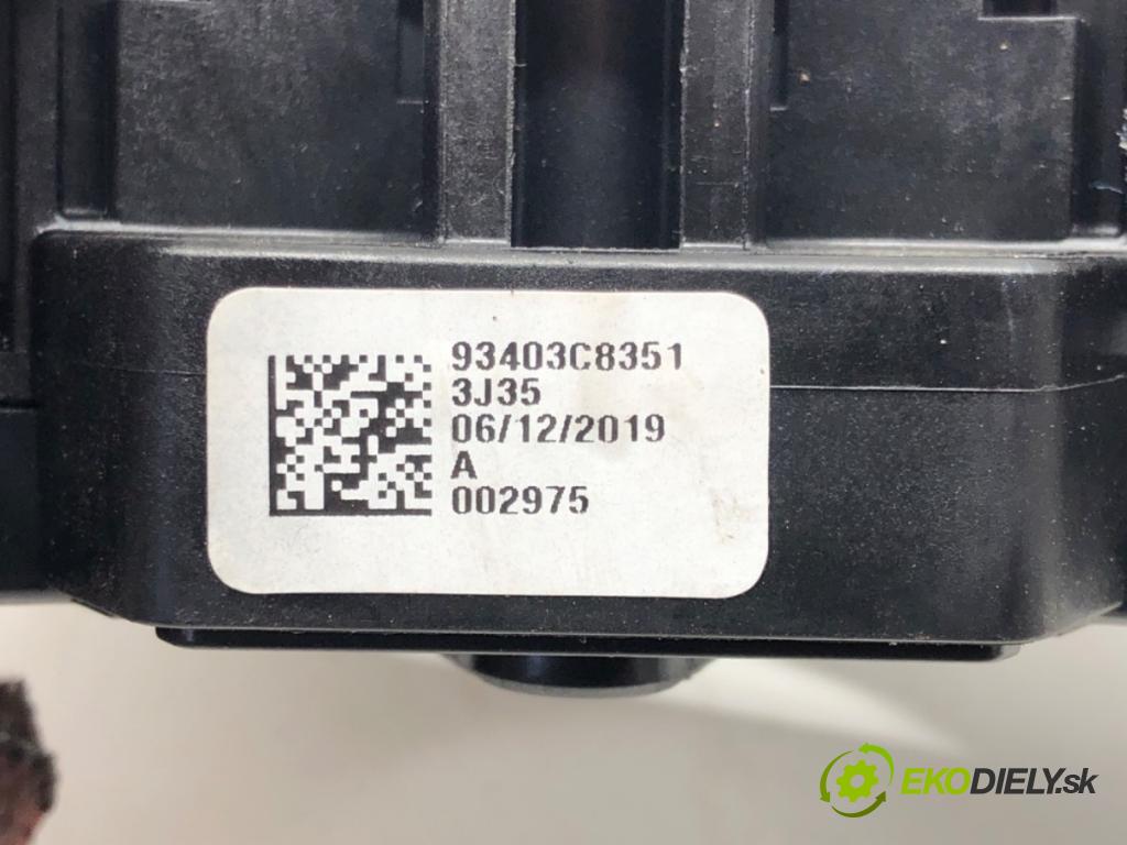 HYUNDAI i20 II (GB, IB) 2014 - 2022    1.2 61 kW [83 KM] benzyna 2014 - 2022  Prepínač kombinovaný 93403C8351 (Prepínače, spínače, tlačidlá a ovládače kúrenia)