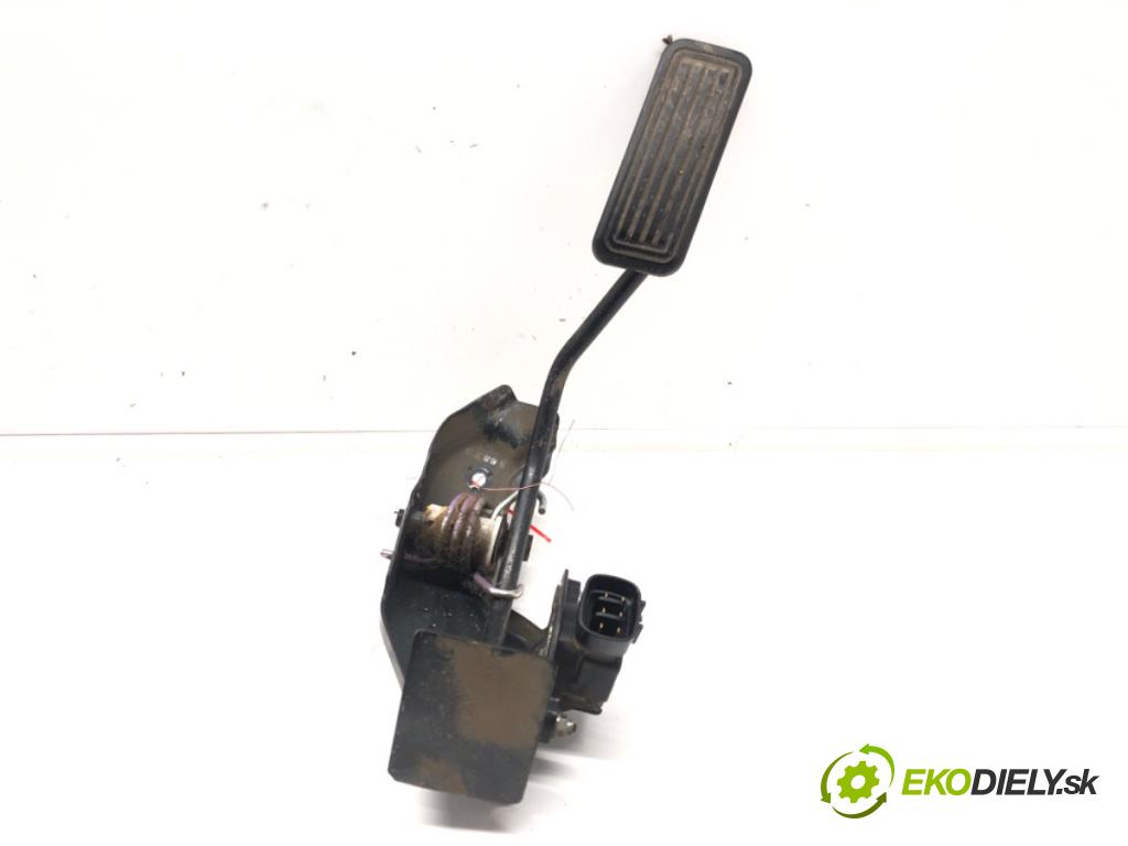 TOYOTA AVENSIS Kombi (_T25_) 2003 - 2008    2.0 D-4D (ADT250_) 93 kW [126 KM] olej napędowy 2006 - 2008  Potenciometer plynu  (Pedále)