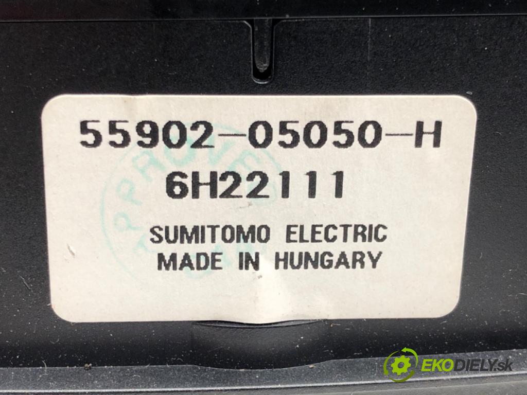 TOYOTA AVENSIS Kombi (_T25_) 2003 - 2008    2.0 D-4D (ADT250_) 93 kW [126 KM] olej napędowy 20  Panel ovládania kúrenia 55902-05050-H (Prepínače, spínače, tlačidlá a ovládače kúrenia)