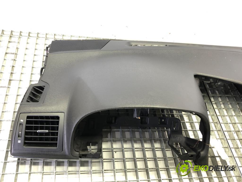 TOYOTA AVENSIS Kombi (_T27_) 2009 - 2018    2.0 D-4D (ADT270_) 93 kW [126 KM] olej napędowy 20  Palubná doska  (Palubné dosky)