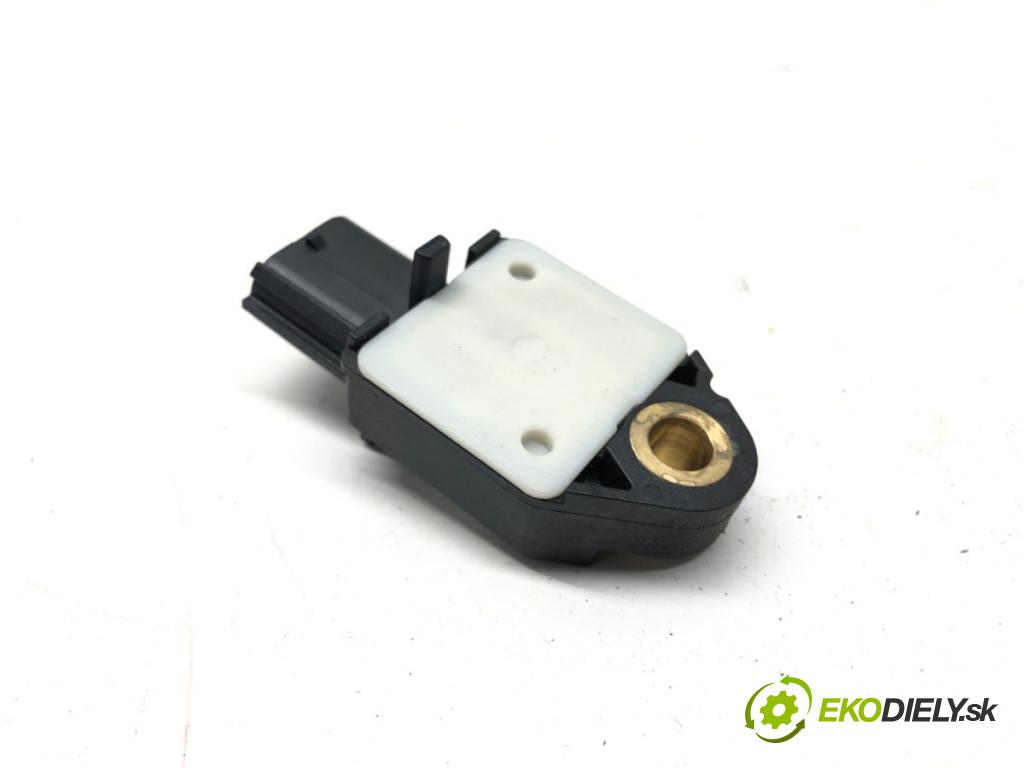 TOYOTA AVENSIS Kombi (_T27_) 2009 - 2018    2.0 D-4D (ADT270_) 93 kW [126 KM] olej napędowy 20  Snímač nárazu 89831-05030 (Snímače nárazu)