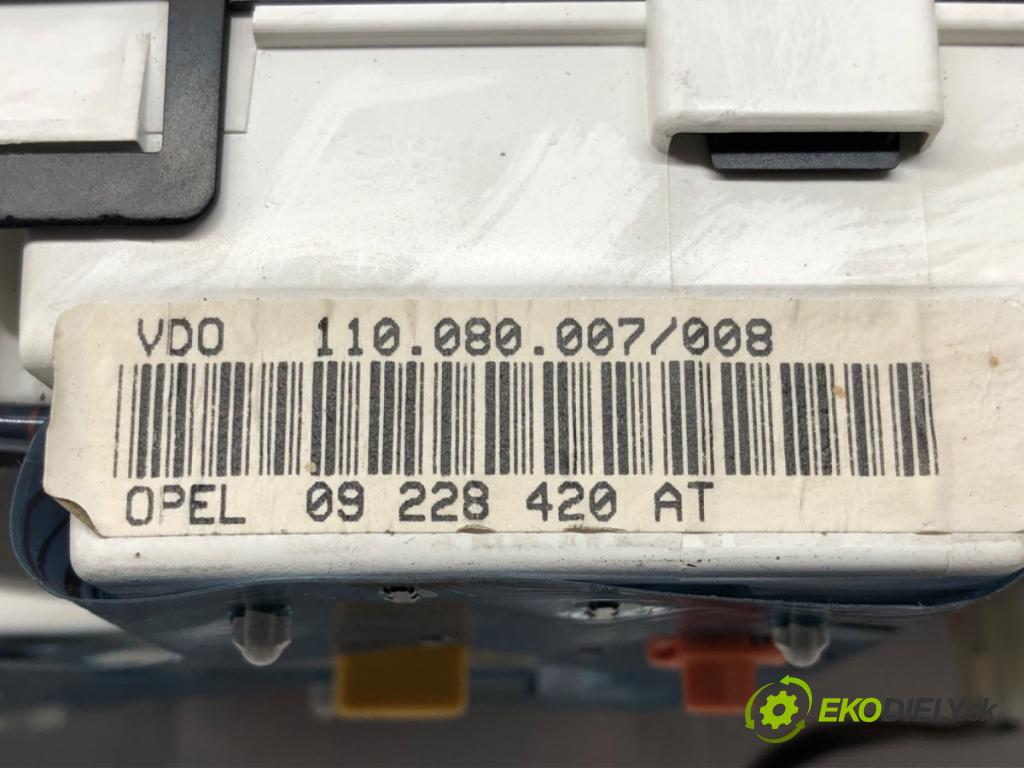 OPEL OMEGA B Kombi (V94) 1994 - 2003    2.2 DTI 16V (F35, M35, P35) 88 kW [120 KM] olej na  Prístrojovka 09228420 (Prístrojové dosky, displeje)