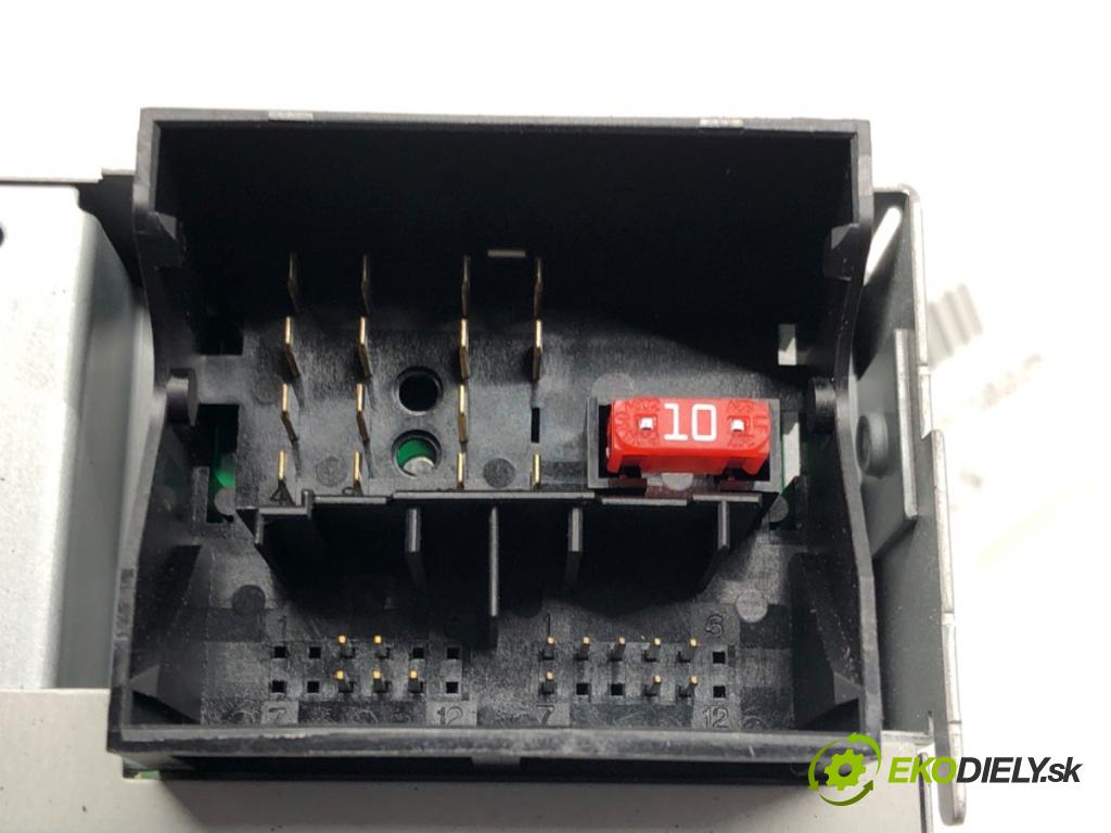 CITROEN C-ELYSEE (DD_) 2012 - 2022    1.6 HDI 92 68 kW [92 KM] olej napędowy 2012 - 2022  RADIO 98041965ZD01 (Audio zariadenia)