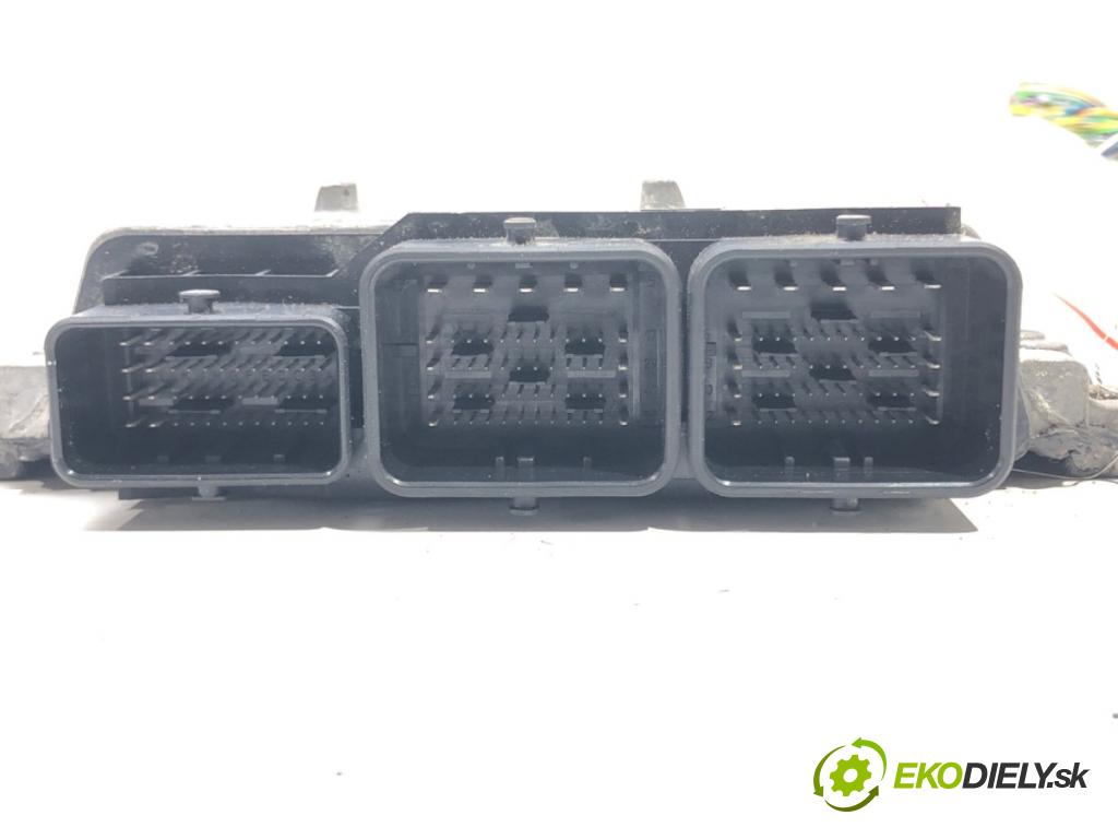 FORD FOCUS III Turnier 2010 - 2022    2.0 TDCi 103 kW [140 KM] olej napędowy 2010 - 2022  riadiaca jednotka Motor BV61-12A650-AFD (Riadiace jednotky)