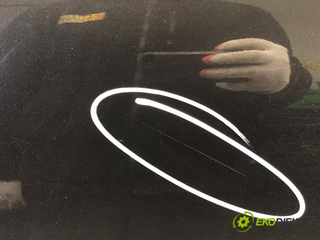 BMW F01 sedan 2010 300 kW 750 i, Li 4395 dveře pravý zadní část