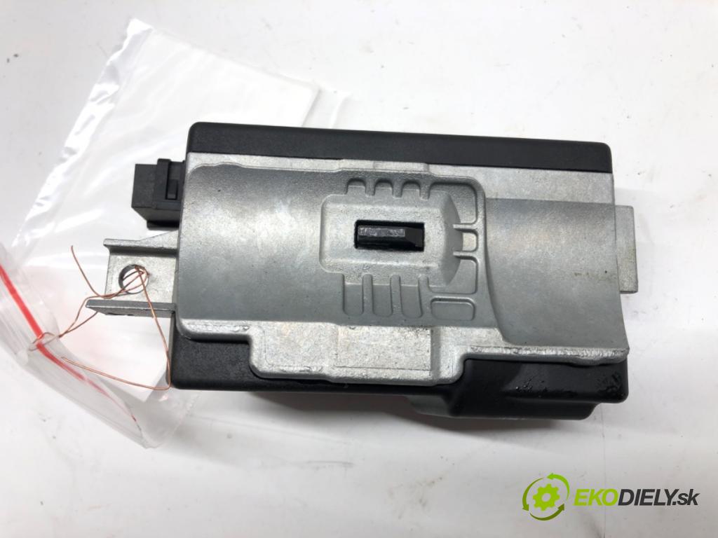 AUDI A5 Sportback (8TA) 2007 - 2017    2.0 TDI 105 kW [143 KM] olej napędowy 2009 - 2017  blokáda volantu 8K0905852E (Ostatné)