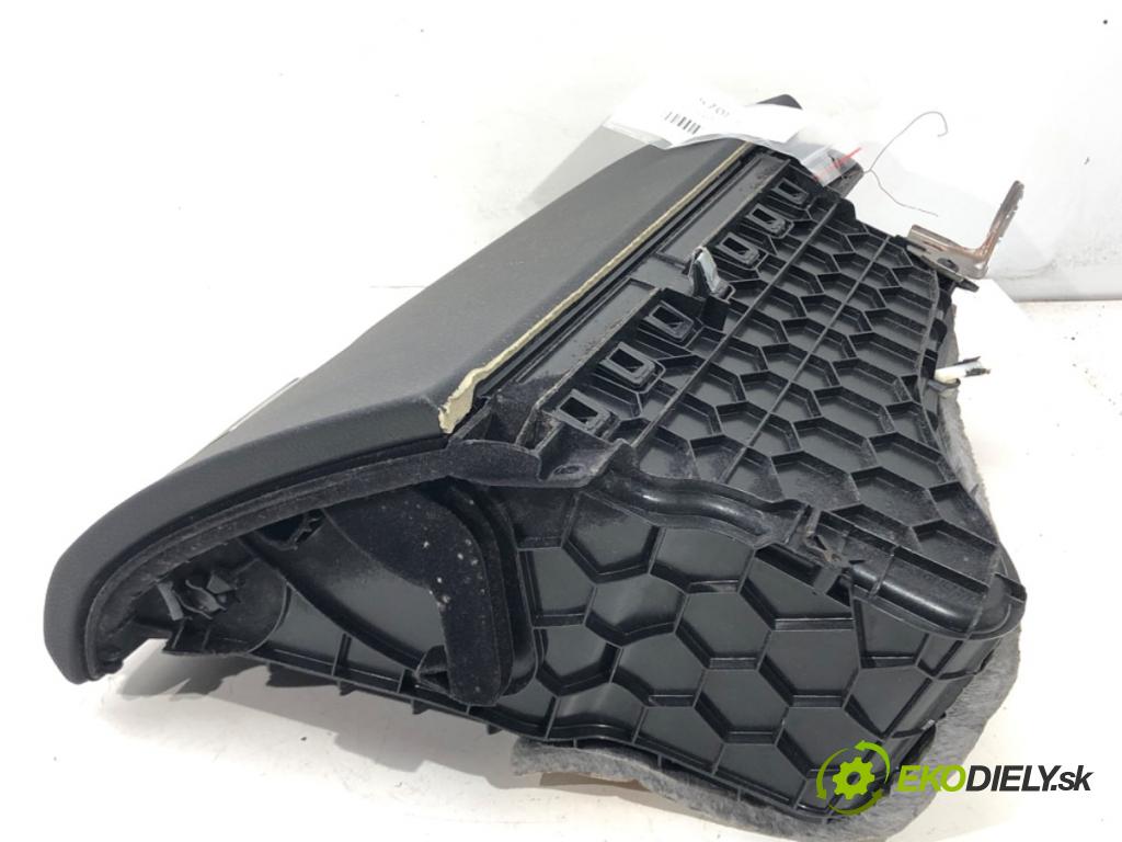 BMW 4 coupe (F32, F82) 2013 - 2022    428 i 180 kW [245 KM] benzyna 2013 - 2017  Priehradka, kastlík spolujazdca  (Priehradky, kastlíky)