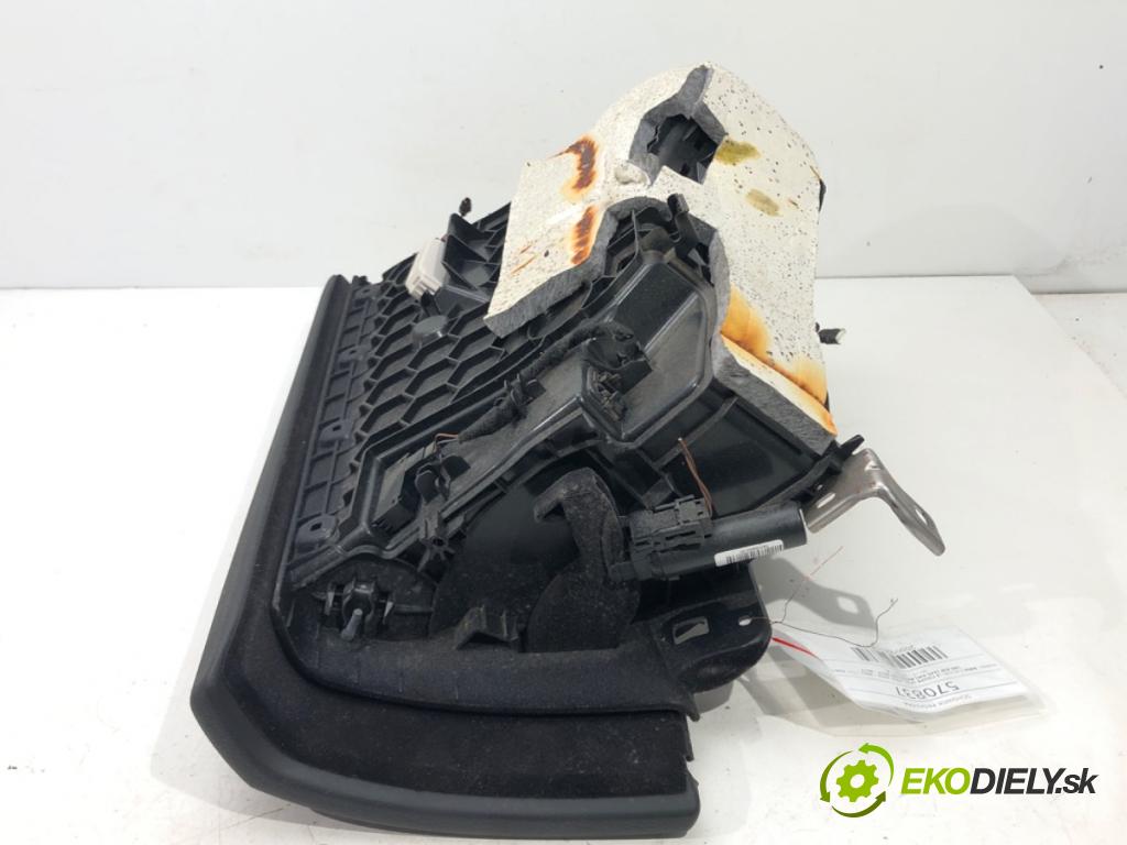 BMW 4 coupe (F32, F82) 2013 - 2022    428 i 180 kW [245 KM] benzyna 2013 - 2017  Priehradka, kastlík spolujazdca  (Priehradky, kastlíky)