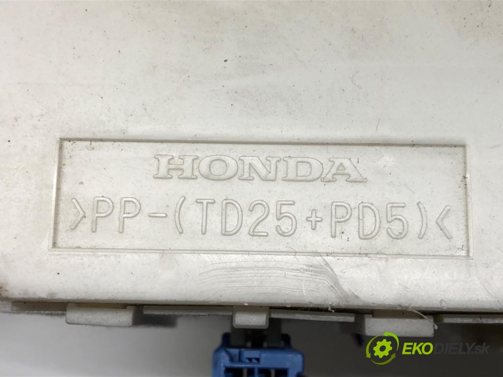 HONDA CITY V sedan (GM2, GM3) 2008 - 2022    1.4 i-V TEC 73 kW [99 KM] benzyna 2008 - 2022  modul BSI TM0-G012 (Pojistkové skříňky)