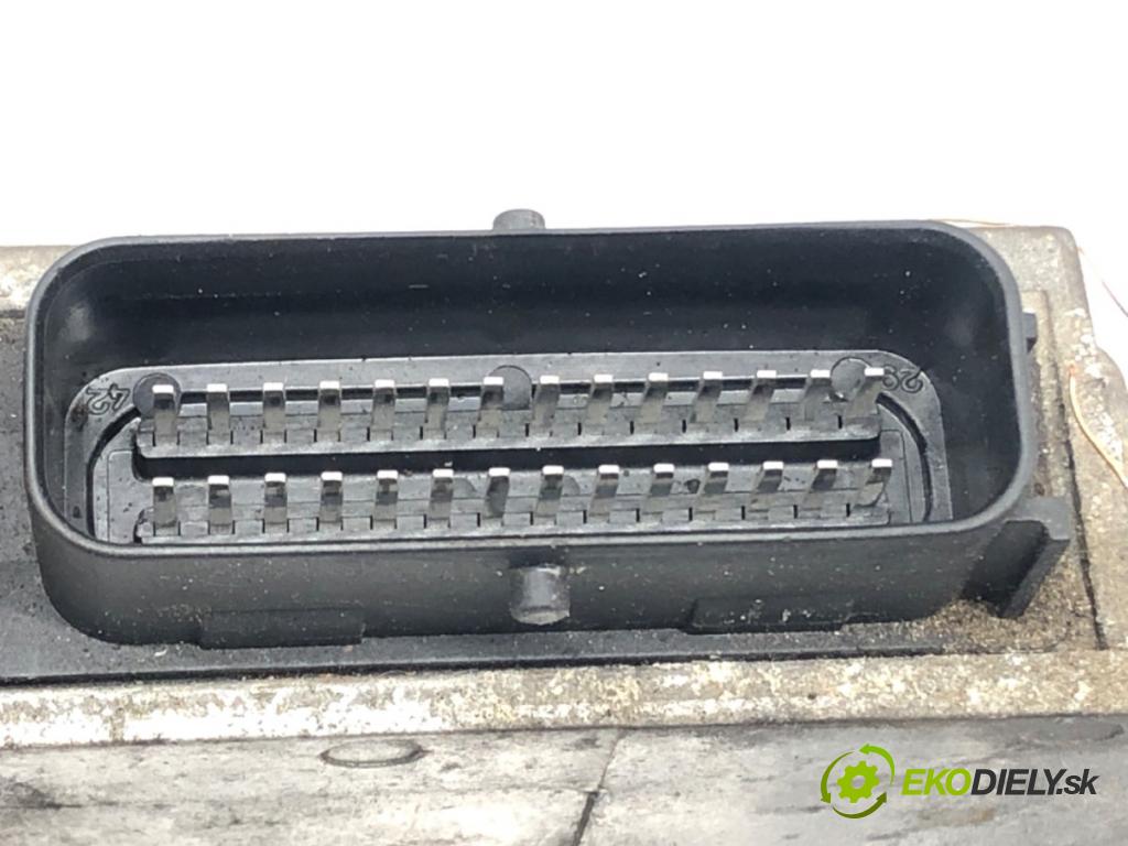RENAULT CLIO II (BB_, CB_) 1998 - 2016    1.4 16V (B/CB0P, BB13) 72 kW [98 KM] benzyna 2000   řídící jednotka motora 8200204643 (Řídící jednotky)