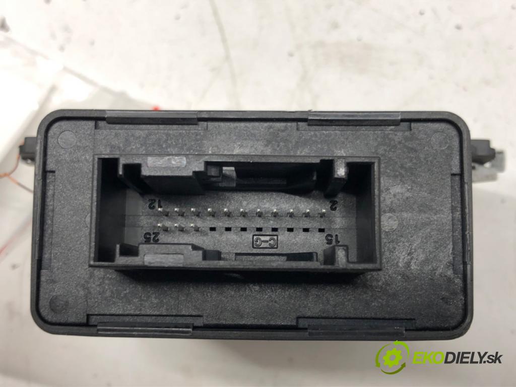 SKODA SUPERB II Kombi (3T5) 2009 - 2015    1.8 TSI 112 kW [152 KM] benzyna 2009 - 2015  Modul svetiel 5M0907357C (Ostatné)