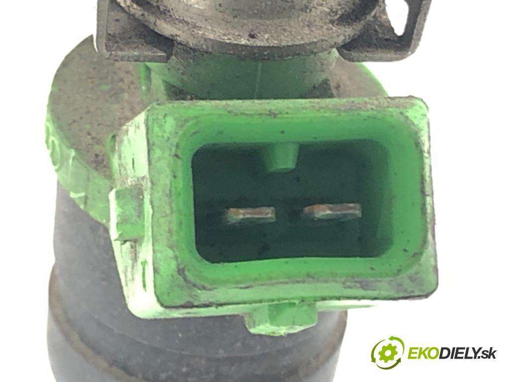 AUDI A6 C5 Avant (4B5) 1997 - 2005    2.4 125 kW [170 KM] benzyna 2001 - 2005  Lišta vstrekovacia 078133551BB (Vstrekovacie lišty)