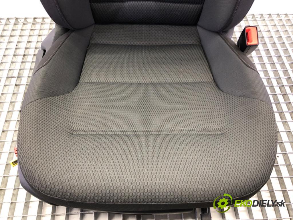 VW GOLF VII (5G1, BQ1, BE1, BE2) 2012 - 2022    1.4 TSI 92 kW [125 KM] benzyna 2014 - 2022  Sedadlo pravy predný
