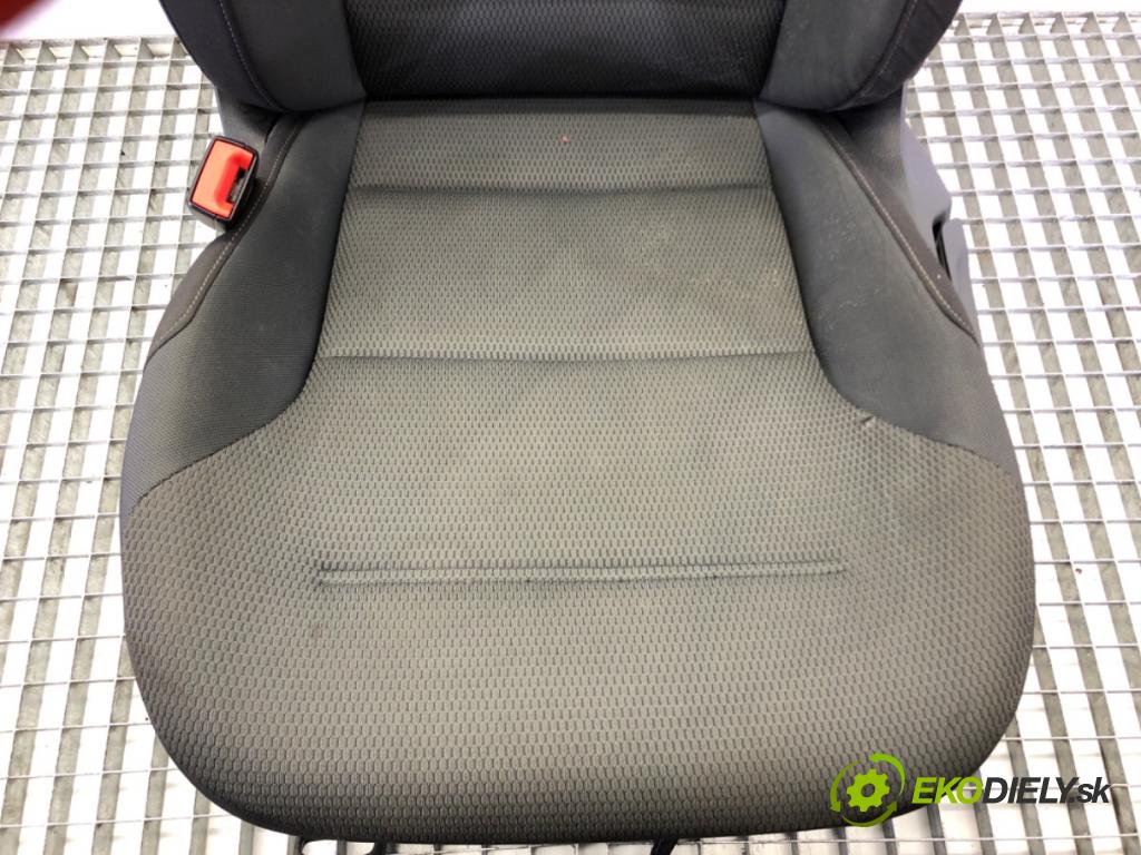 VW GOLF VII (5G1, BQ1, BE1, BE2) 2012 - 2022    1.4 TSI 92 kW [125 KM] benzyna 2014 - 2022  Sedadlo ľavy predný