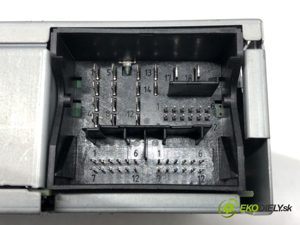 VW GOLF VII (5G1, BQ1, BE1, BE2) 2012 - 2022    1.4 TSI 92 kW [125 KM] benzyna 2014 - 2022  CZYTNIK navigace 3Q0035819C (Ostatní)