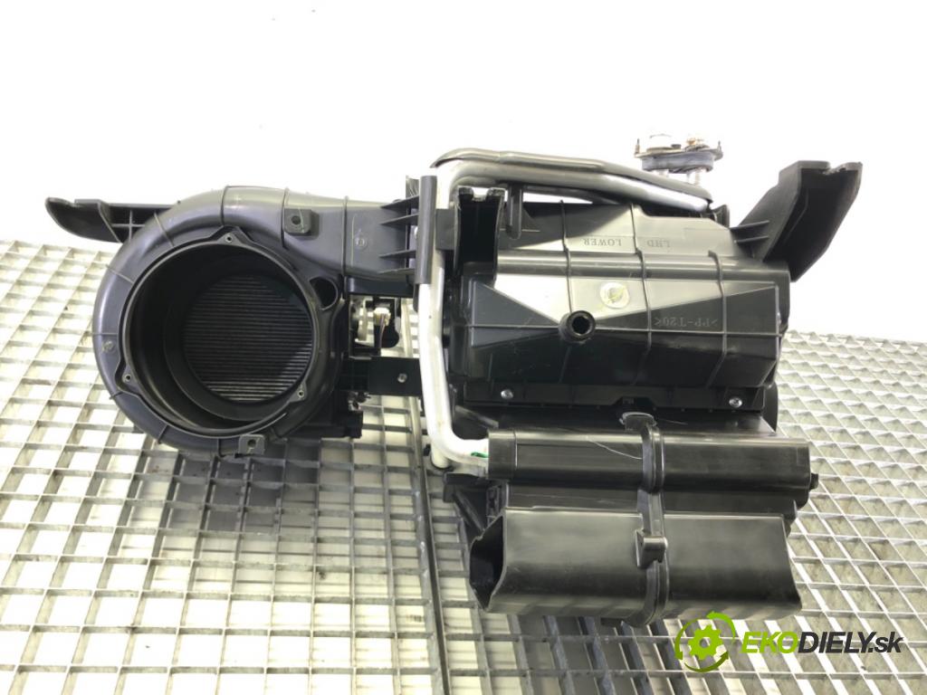 HYUNDAI i10 I (PA) 2007 - 2022    1.1 49 kW [67 KM] benzyna 2008 - 2013  Výhrevné teleso, radiátor kúrenia  (Radiátory kúrenia)