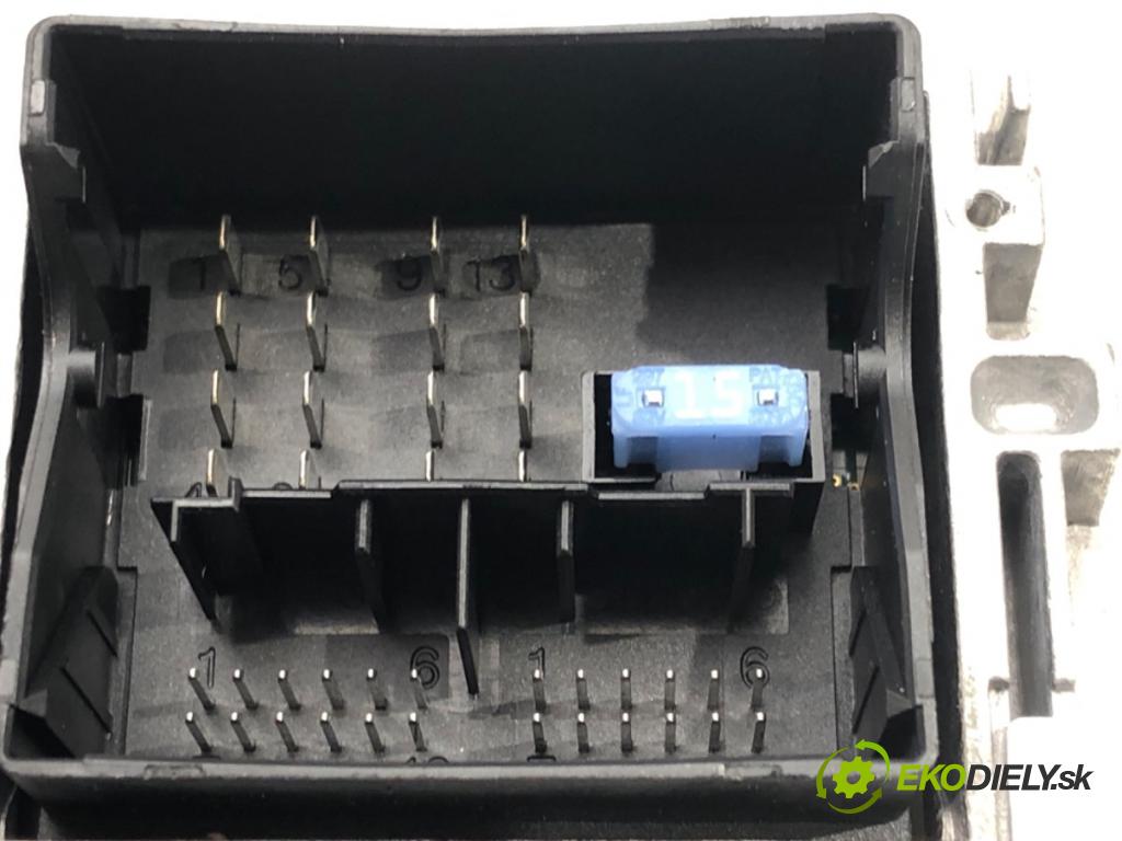 PEUGEOT 508 I (8D_) 2010 - 2018    2.0 BlueHDi 150 110 kW [150 KM] olej napędowy 2014  RADIO 9810475880 (Audio zariadenia)