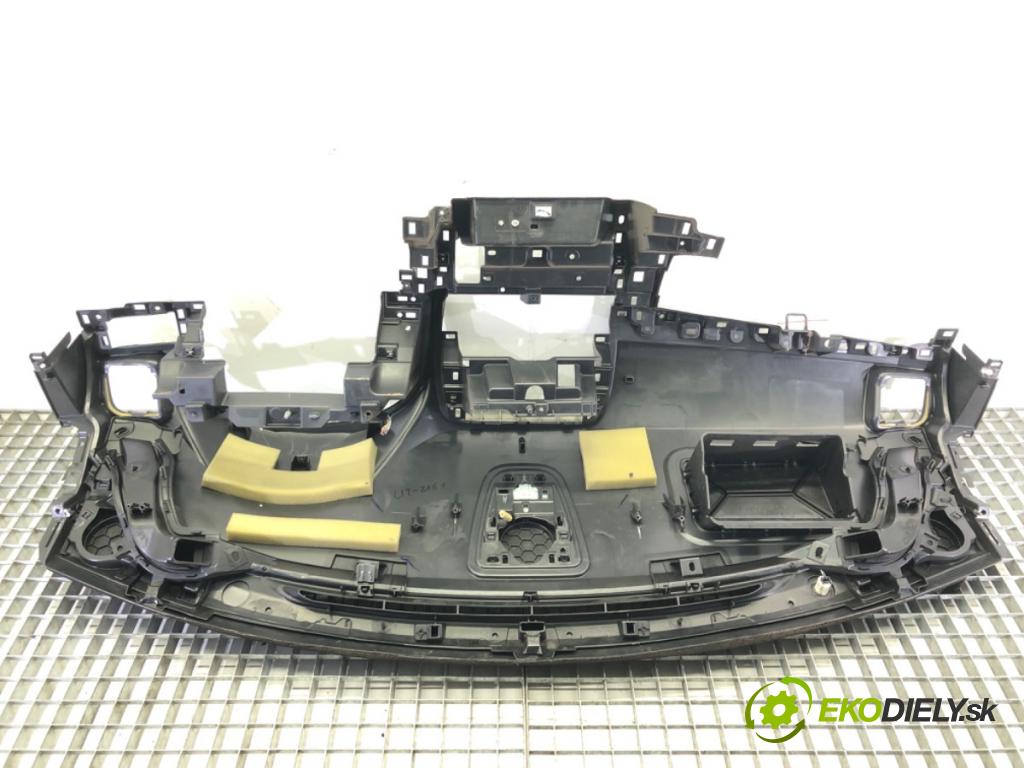 MAZDA CX-5 (KE, GH) 2011 - 2017    2.5 137 kW [186 KM] benzyna 2013 - 2017  Palubná doska  (Palubné dosky)