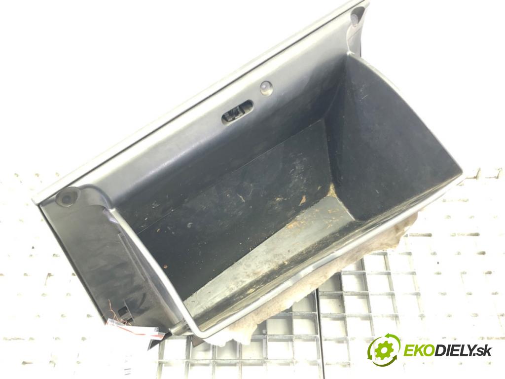 MAZDA CX-5 (KE, GH) 2011 - 2017    2.5 137 kW [186 KM] benzyna 2013 - 2017  Priehradka, kastlík spolujazdca  (Priehradky, kastlíky)