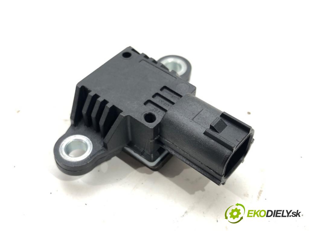 MAZDA CX-5 (KE, GH) 2011 - 2017    2.5 137 kW [186 KM] benzyna 2013 - 2017  Snímač nárazu GMC8-57KC0A (Snímače nárazu)